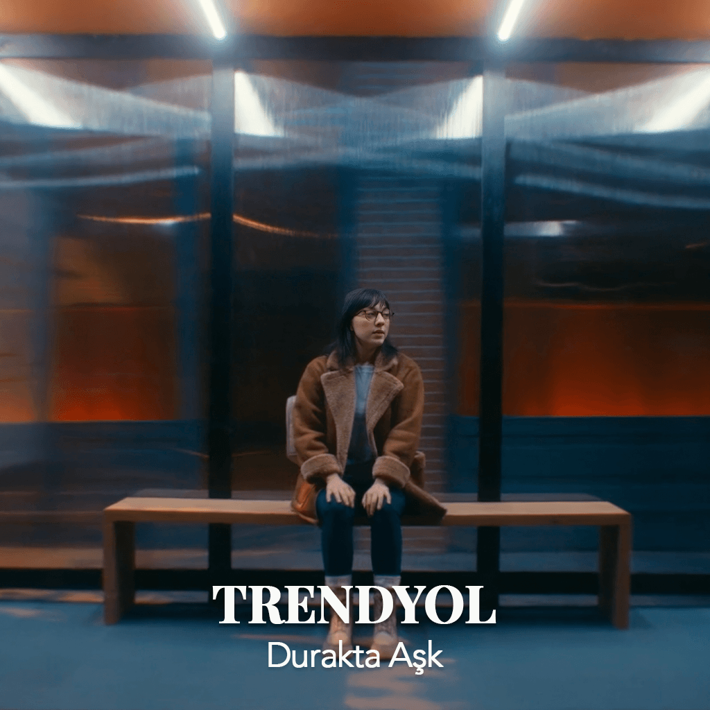 TRENDYOL "DURAKTA AŞK"
